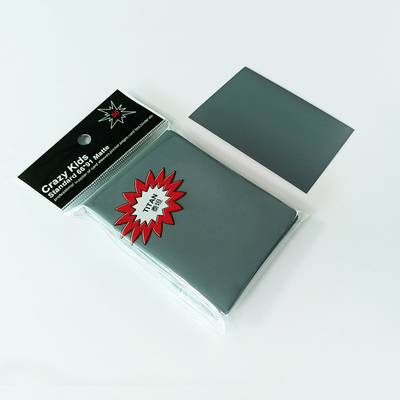 Maniche di protezione per carte Pokemon in PP grigio senza acido in PVC