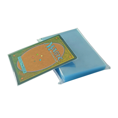 La chiara carta interna commerciale collega le maniche con un manicotto di plastica molli trasparenti della carta di dimensione 64x89mm di MTG