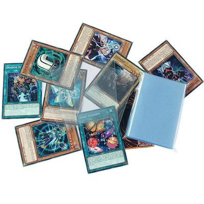 La carta di gioco della radura del polipropilene collega le maniche con un manicotto principali del gioco da tavolo di 62x94mm Europeam