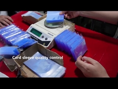 La chiara carta multipla del gioco da tavolo di dimensioni pp collega le maniche con un manicotto di protezione su ordinazione della carta del gioco